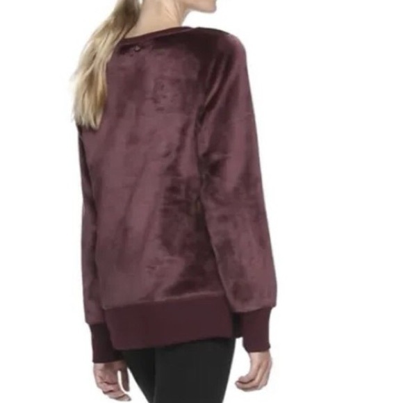 Gaiam Lux Faux-Fur Pullover - Picture 3 of 6